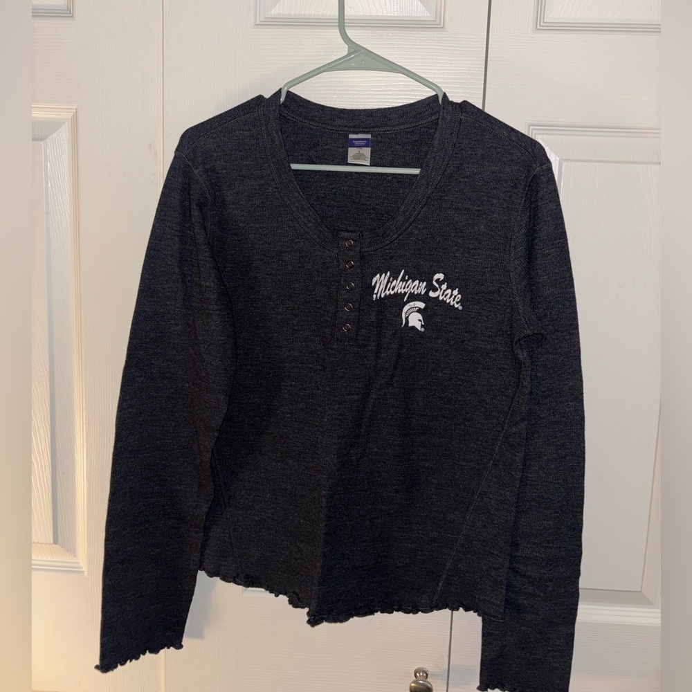 MSU women’s long sleeve tee (size L)